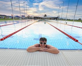 WAVES - Accommodation Main Beach 4