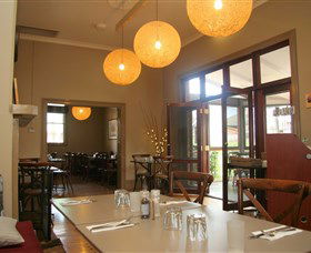 Gerry's @ The Commercial Hotel - Accommodation Main Beach 3