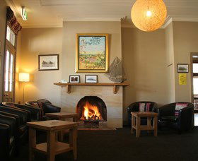 Gerry's @ The Commercial Hotel - Accommodation Main Beach 5