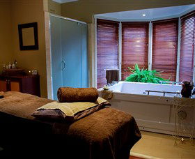 Yindi Day Spa - Accommodation Main Beach 1