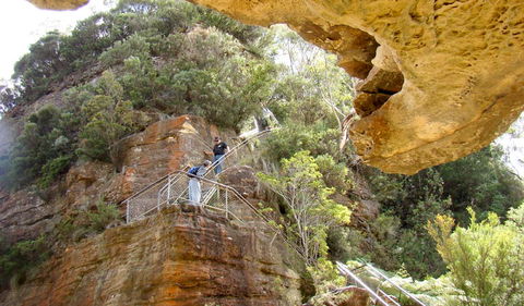 Three Sisters - Honeymoon Bridge - Accommodation Main Beach 1