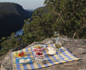 The Rock Lookout - Accommodation Main Beach 3