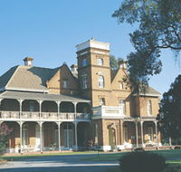 Woodbridge 1885 - Accommodation Main Beach