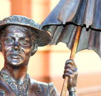 Mary Poppins Statue - Accommodation Main Beach