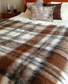Australian Alpaca Barn - Morpeth - Accommodation Main Beach 2