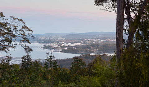 Holmes Lookout - Accommodation Main Beach 0