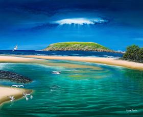 Greenroom Gallery - Accommodation Main Beach 8