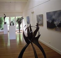 Ivy Hill Gallery - Accommodation Main Beach
