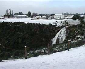 Waratah Falls - Accommodation Main Beach 1