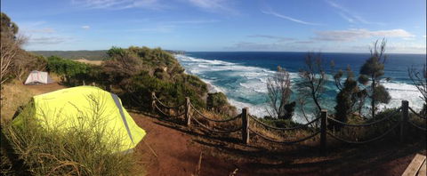 Hike 2 Camp - Accommodation Main Beach 0