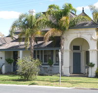 History Tour - Accommodation Main Beach