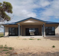 Time Out - Accommodation Main Beach