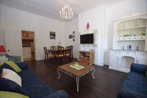 The Provincial - Accommodation Main Beach 0