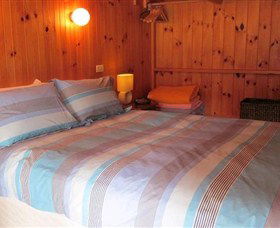 The Retreat On Matthew - Accommodation Main Beach 0
