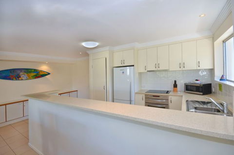 Raintrees Resort - Accommodation Main Beach 0