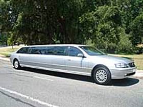 In Vogue Limousines - Accommodation Main Beach 0