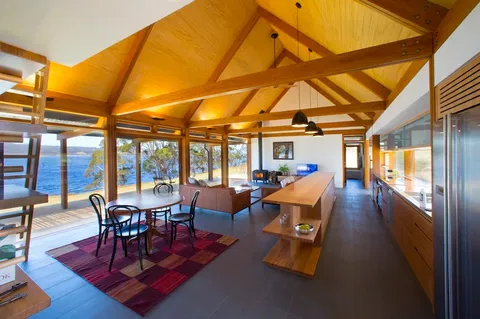 Coast House Tasmania - Accommodation Main Beach 0