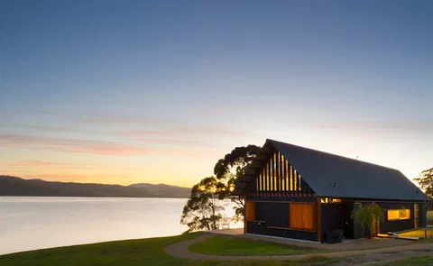 Coast House Tasmania - Accommodation Main Beach 1
