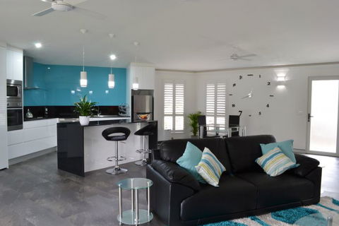 Greenwood Park Estate - Accommodation Main Beach 0