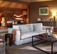 Pretty Beach House - Accommodation Main Beach
