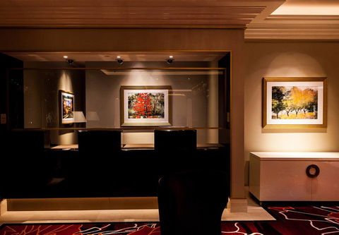Corporate Art - Accommodation Main Beach 3