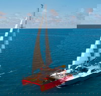 2-Night Whitsunday Islands All-Inclusive Sailing Tour from Airlie Beach - Accommodation Main Beach