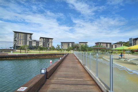 Darwin Shore Excursion: Hop-on Hop-off Bus Tour - Accommodation Main Beach 13