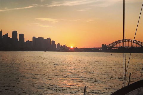 Romantic Sailing On Sydney Harbour - Accommodation Main Beach 1