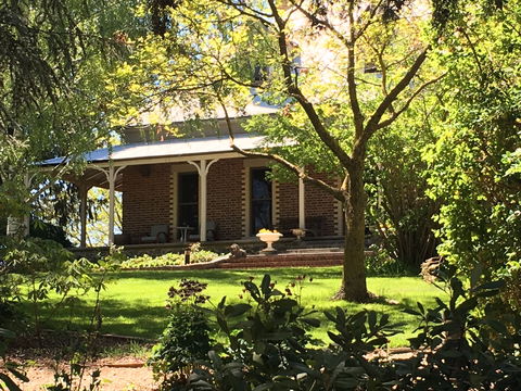Athol Gardens - Accommodation Main Beach 0