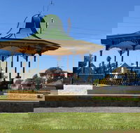 Davies Square Wallaroo - Accommodation Main Beach