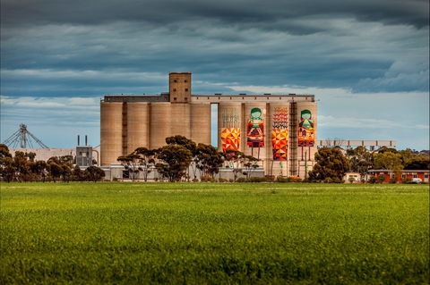 PUBLIC Silo Trail: Merredin - Accommodation Main Beach 1