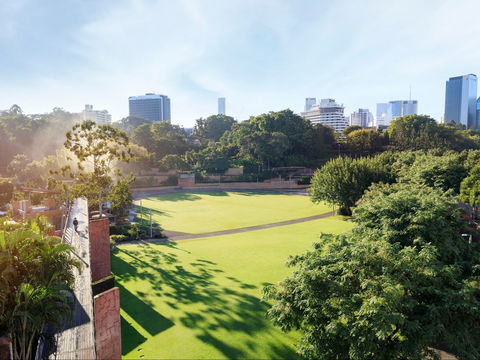 Roma Street Parkland - Accommodation Main Beach 1