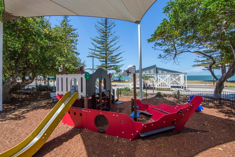Scarborough Beach Park - Accommodation Main Beach 2