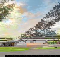 Swan Hill Regional Art Gallery - Accommodation Main Beach