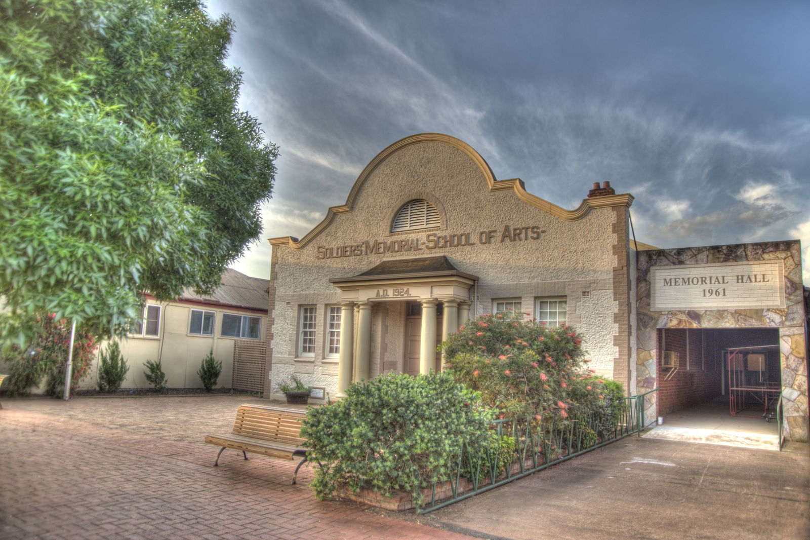 Ardlethan NSW Accommodation Main Beach