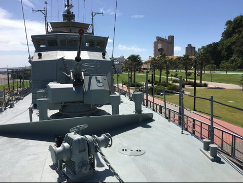 HMAS Gladstone - Accommodation Main Beach 1