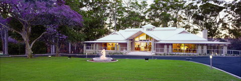 Ken Duncan Gallery - Accommodation Main Beach 0