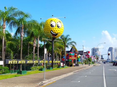 Putt Putt Mermaid Beach - Accommodation Main Beach 2