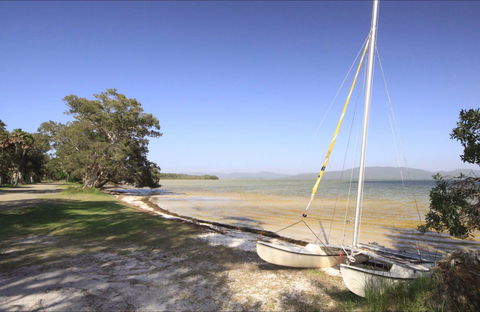 Sailing Club Picnic Area - Accommodation Main Beach 0