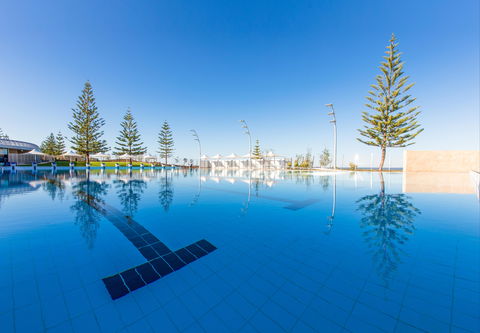 Scarborough Beach Pool - Accommodation Main Beach 0