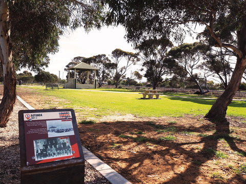 Tailem Bend Historic Rail Trail - Accommodation Main Beach 0
