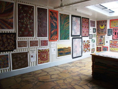 The Stockyard Gallery - Accommodation Main Beach 2