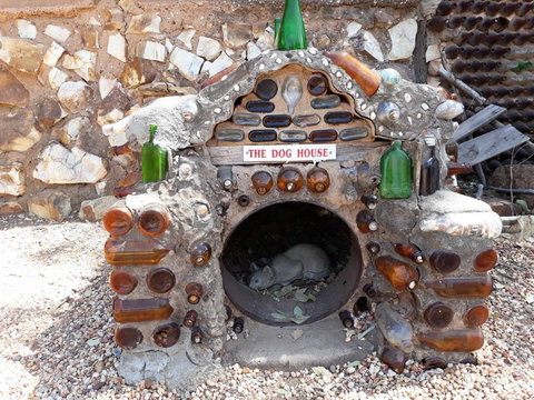 Bottle House And Mining Museum - Accommodation Main Beach 2