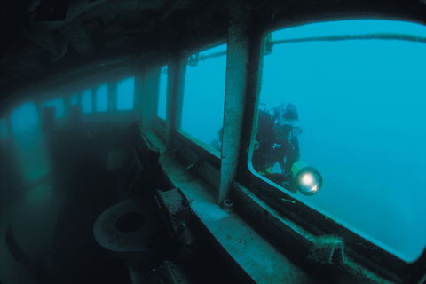 Ex HMAS Hobart Dive Site - Accommodation Main Beach 0