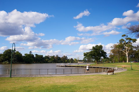 Lake Weeroona - Accommodation Main Beach 2