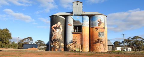 Riverina Outdoor Art Trail - Accommodation Main Beach 0