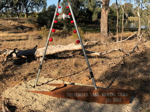Arts Rutherglen Sculpture Trail - Accommodation Main Beach 1