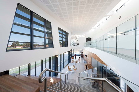 Bowery Theatre - Accommodation Main Beach 2