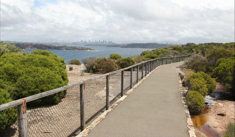 Fairfax Walk - Accommodation Main Beach 0