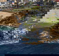 Giles Baths - Accommodation Main Beach